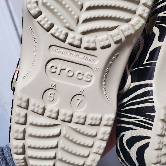 Crocs Classic Unisex Animal Print Remix Clog Men 5 Women 7 207840-2Y9 New - Picture 7 of 10